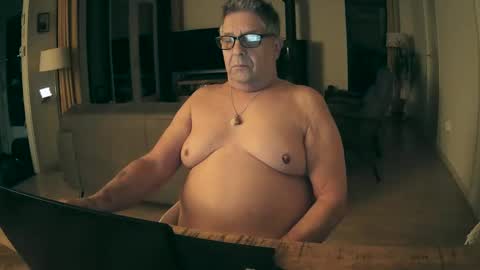 woodwurm and Snoeske online show from 02-17-26, 03:14