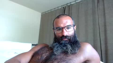 woof_wolf37 online show from 07-10-26, 03:36