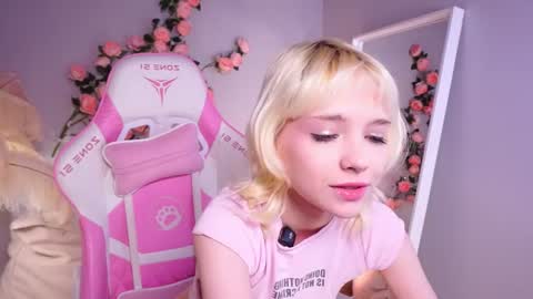 Snapshot of wow_angel chatting on 07-29-26, 07:28 wow_angel online show from 07-29-26, 07:28