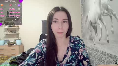 Snapshot of wow_porno_ chatting on 01-12-25, 12:33 Anna online show from 01-12-25, 12:33