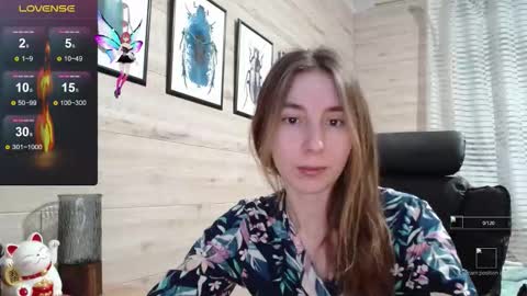 Snapshot of wow_porno_ chatting on 10-28-25, 01:36 Anna online show from 10-28-25, 01:36