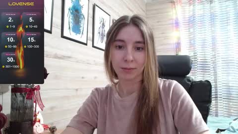 Snapshot of wow_porno_ chatting on 12-18-25, 12:00 Anna online show from 12-18-25, 12:00