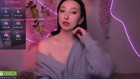 Snapshot of wow_sue chatting on 05-18-26, 05:13 Sue online show from 05-18-26, 05:13
