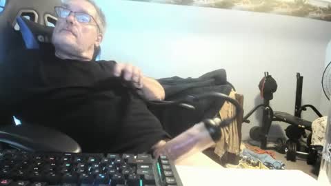 Snapshot of wowsers2022 chatting on 10-06-25, 04:59 wowsers2022 online show from 10-06-25, 04:59