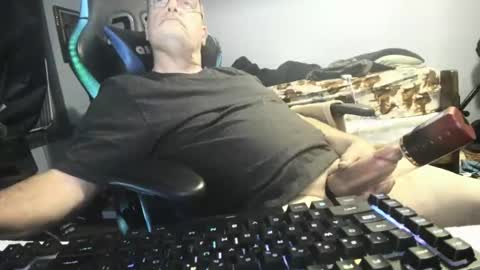 Snapshot of wowsers2022 chatting on 10-15-25, 08:14 wowsers2022 online show from 10-15-25, 08:14