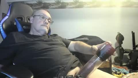 Snapshot of wowsers2022 chatting on 10-22-25, 08:14 wowsers2022 online show from 10-22-25, 08:14