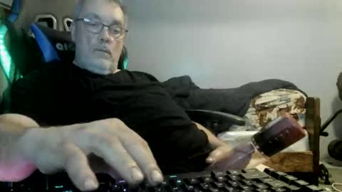 Snapshot of wowsers2022 chatting on 11-13-25, 02:54 wowsers2022 online show from 11-13-25, 02:54