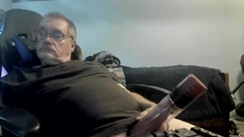 Snapshot of wowsers2022 chatting on 11-14-25, 06:50 wowsers2022 online show from 11-14-25, 06:50