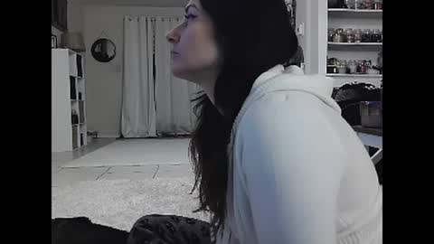 Snapshot of wrenleigh chatting on 01-25-25, 06:34 Crystal Lake online show from 01-25-25, 06:34