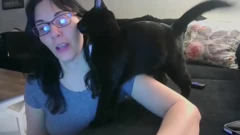 Snapshot of wrenleigh chatting on 10-27-25, 09:13 Crystal Lake online show from 10-27-25, 09:13