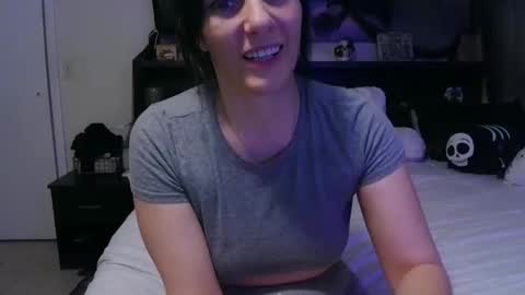 Snapshot of wrenleigh chatting on 04-24-26, 05:43 Crystal Lake online show from 04-24-26, 05:43