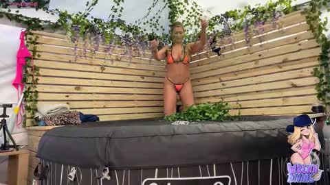 Wrenn Divine online show from 03-02-26, 02:57