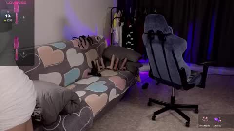 Snapshot of wsp128 chatting on 11-11-25, 10:15 Neo and Abby online show from 11-11-25, 10:15