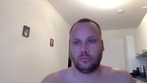 Snapshot of wsvogel chatting on 12-22-24, 11:11 joejoe online show from 12-22-24, 11:11