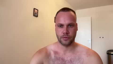 Snapshot of wsvogel chatting on 10-29-25, 10:17 joejoe online show from 10-29-25, 10:17