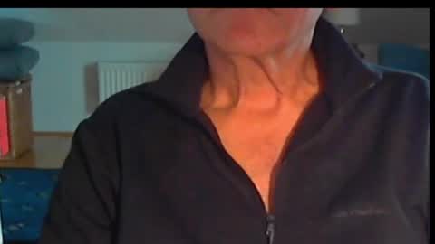 Wuki online show from 11-09-25, 01:20