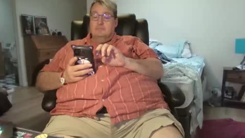 Snapshot of wvalentin0 chatting on 11-07-25, 11:16 Wren online show from 11-07-25, 11:16