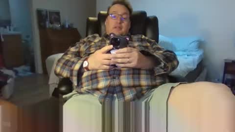 Snapshot of wvalentin0 chatting on 11-21-25, 06:06 Wren online show from 11-21-25, 06:06