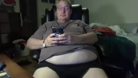 Snapshot of wvalentin0 chatting on 11-29-25, 04:37 Wren online show from 11-29-25, 04:37