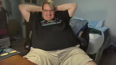 Snapshot of wvalentin0 chatting on 12-13-25, 11:43 Wren online show from 12-13-25, 11:43