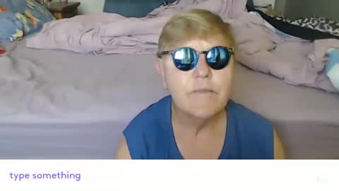 Snapshot of wwwwio chatting on 11-29-25, 11:41 wwwwio online show from 11-29-25, 11:41