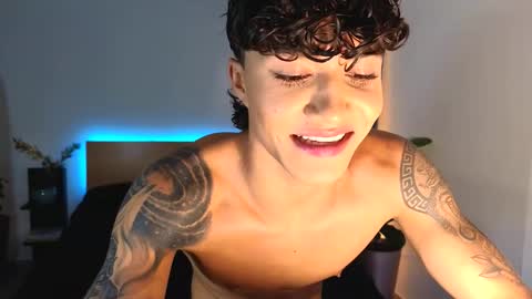 Snapshot of wyatt_rose chatting on 09-16-25, 10:44 wyatt online show from 09-16-25, 10:44