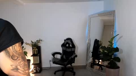 Snapshot of wyatt_rose chatting on 09-30-25, 12:15 wyatt online show from 09-30-25, 12:15