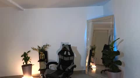 Snapshot of wyatt_rose chatting on 10-01-25, 01:33 wyatt online show from 10-01-25, 01:33