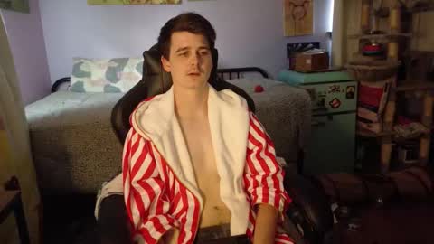 Snapshot of wyattfans_ chatting on 10-13-25, 10:32 Wyatt online show from 10-13-25, 10:32