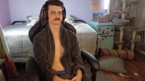 Wyatt online show from 12-17-25, 05:08