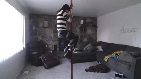 Snapshot of wytransgal chatting on 11-05-25, 11:05 WyTransGal - Aurora online show from 11-05-25, 11:05