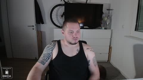 Snapshot of x19marco93x chatting on 12-07-24, 01:51 x19marco93x online show from 12-07-24, 01:51