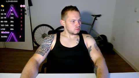 Snapshot of x19marco93x chatting on 11-16-25, 06:13 x19marco93x online show from 11-16-25, 06:13