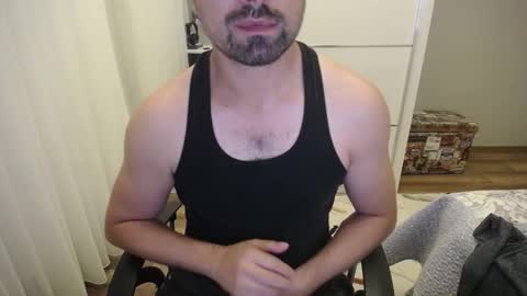 Snapshot of x_____0_____x chatting on 09-14-25, 08:19 Mr. Lonely online show from 09-14-25, 08:19