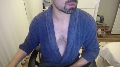 Snapshot of x_____0_____x chatting on 10-12-25, 05:12 Mr. Lonely online show from 10-12-25, 05:12