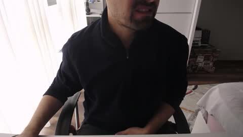 Snapshot of x_____0_____x chatting on 10-13-25, 10:37 Mr. Lonely online show from 10-13-25, 10:37