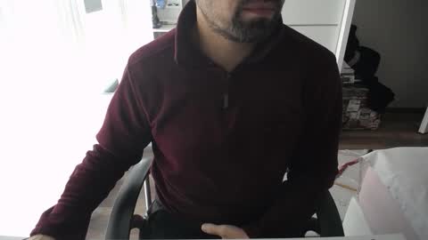 Snapshot of x_____0_____x chatting on 10-21-25, 11:44 Mr. Lonely online show from 10-21-25, 11:44