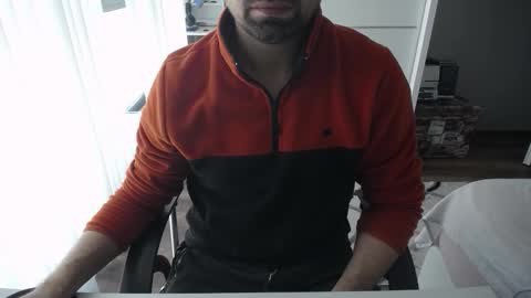 Snapshot of x_____0_____x chatting on 10-27-25, 10:08 Mr. Lonely online show from 10-27-25, 10:08