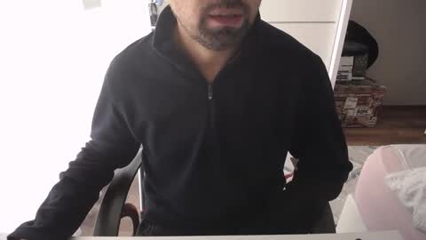 Snapshot of x_____0_____x chatting on 10-31-25, 10:38 Mr. Lonely online show from 10-31-25, 10:38