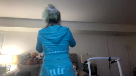 Mariah  online show from 12-31-24, 07:31