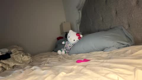 Snapshot of x_dreamgirl_x chatting on 01-12-25, 08:04 Mariah online show from 01-12-25, 08:04