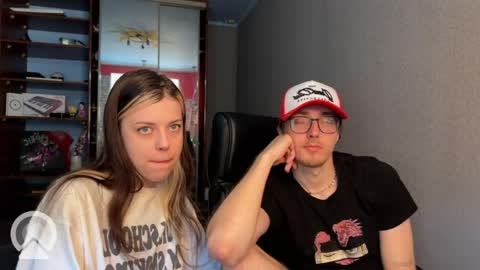 Philipp and Este online show from 05-10-26, 06:29