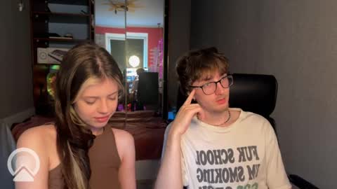 Philipp and Este online show from 05-16-26, 06:10
