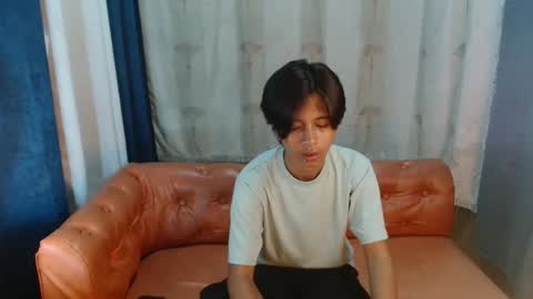 x_lee06 online show from 02-11-26, 12:32