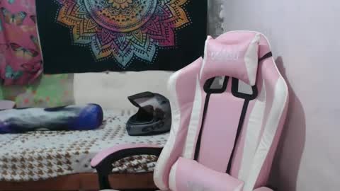 Snapshot of x_lexi_x chatting on 02-08-25, 09:13 x_lexi_x online show from 02-08-25, 09:13