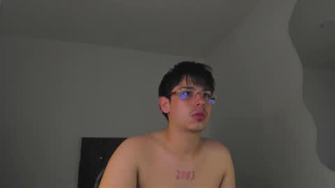 Snapshot of x_miller chatting on 10-26-25, 07:14 x_miller online show from 10-26-25, 07:14