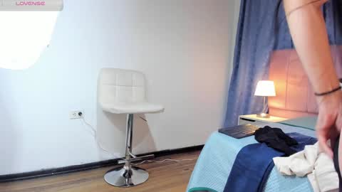 x_milu online show from 01-19-25, 01:43