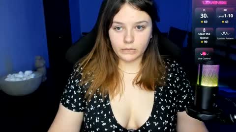 Snapshot of x_nirvana_x chatting on 12-10-24, 02:59 LOVE NERDS ONLY online show from 12-10-24, 02:59