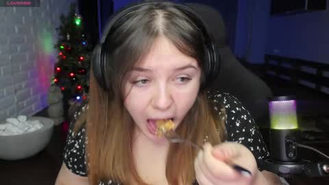 Snapshot of x_nirvana_x chatting on 12-22-24, 02:17 LOVE NERDS ONLY online show from 12-22-24, 02:17