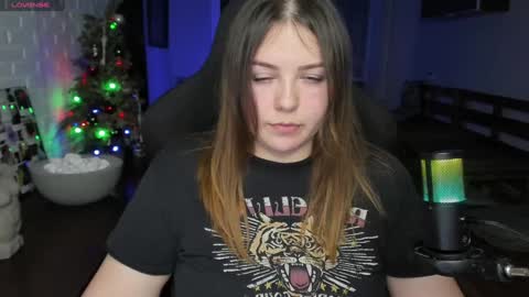 Snapshot of x_nirvana_x chatting on 02-02-25, 02:27 LOVE NERDS ONLY online show from 02-02-25, 02:27